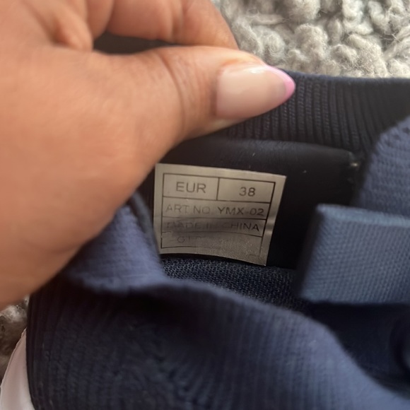 Lightweight woman’s walking sneakers. Size 7 Navy blue. Used great condition. - Picture 3 of 4